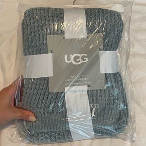 UGG Delaney Chenille blanket